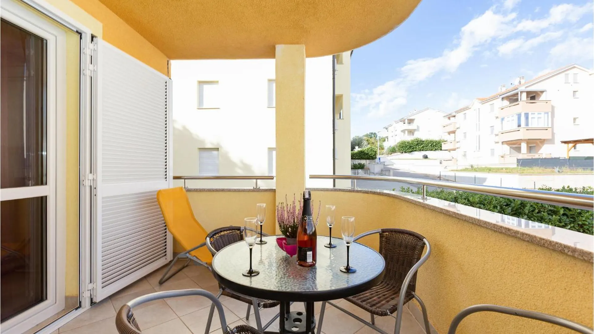 Beautiful Apartment In Cizici With Wifi