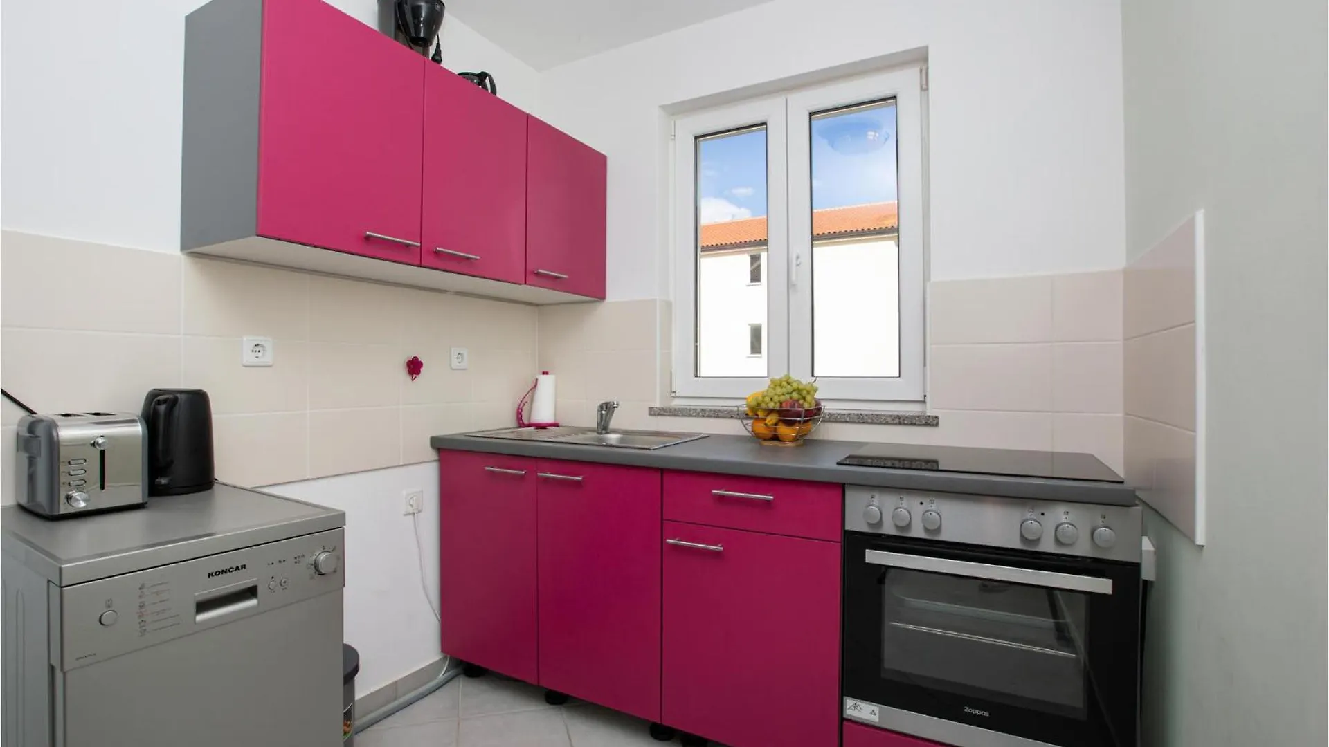 Beautiful Apartment In Cizici With Wifi