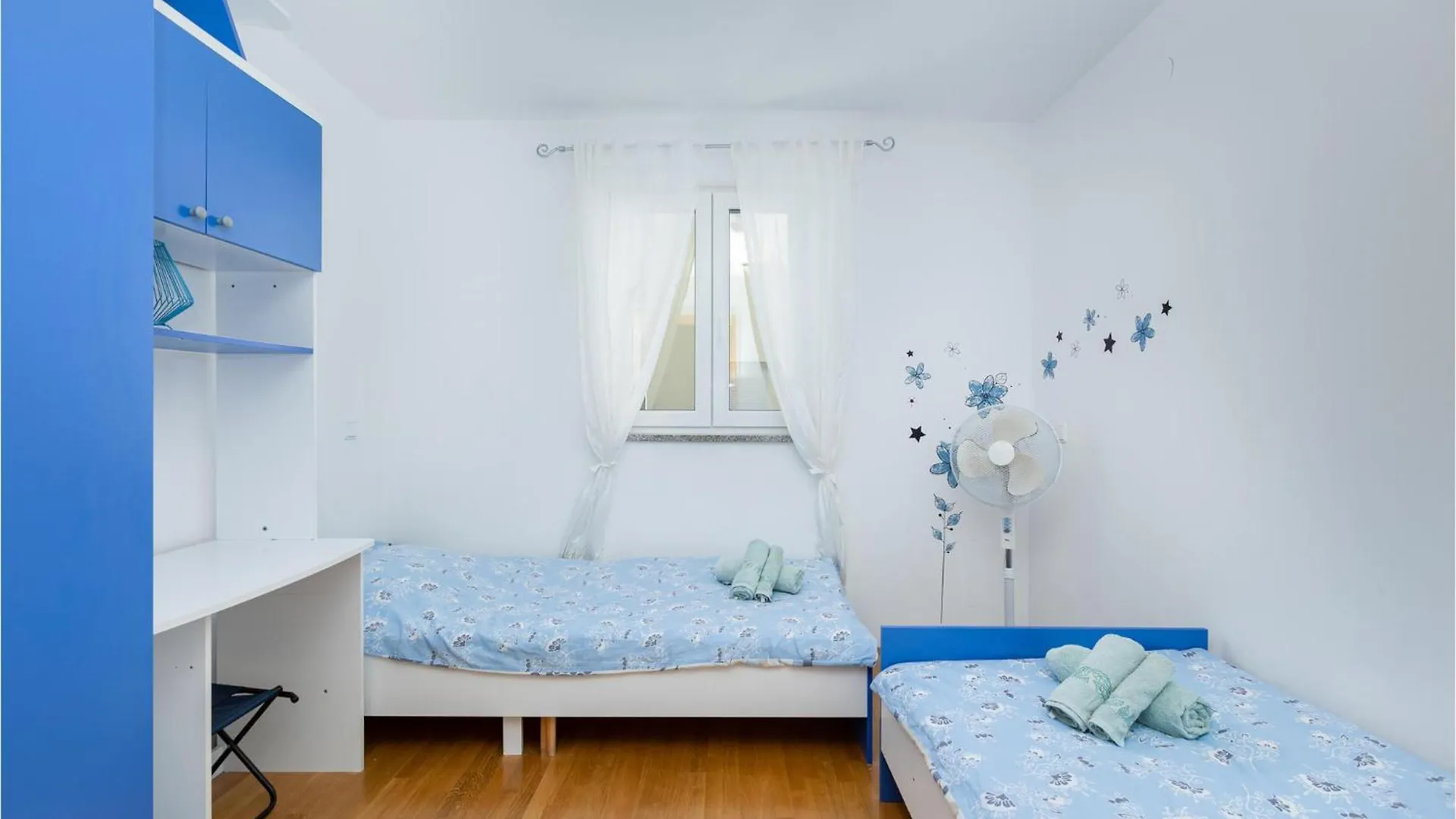 Beautiful Apartment In Cizici With Wifi