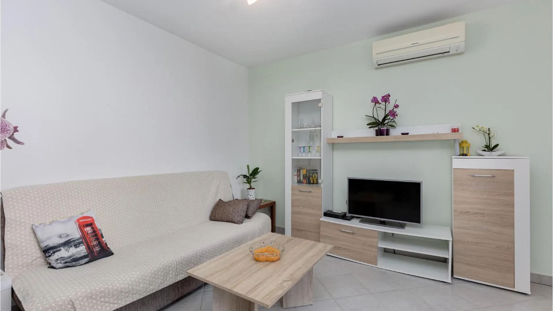 Beautiful Apartment In Cizici With Wifi