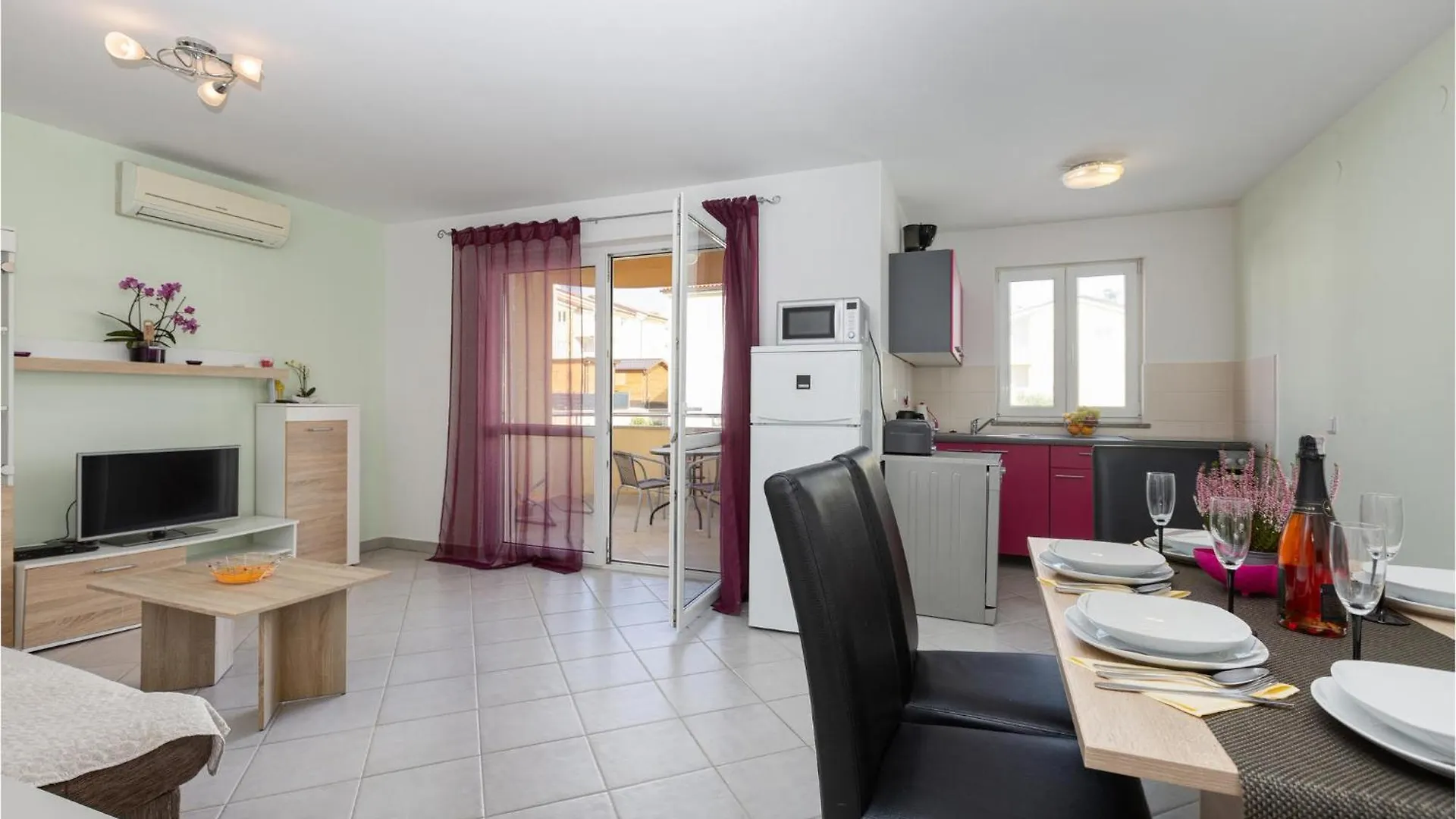 Beautiful Apartment In Cizici With Wifi